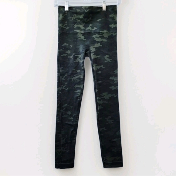 SPANX Look At Me Now Size Medium Seamless Green Camo Ankle Length Leggings - Picture 3 of 14